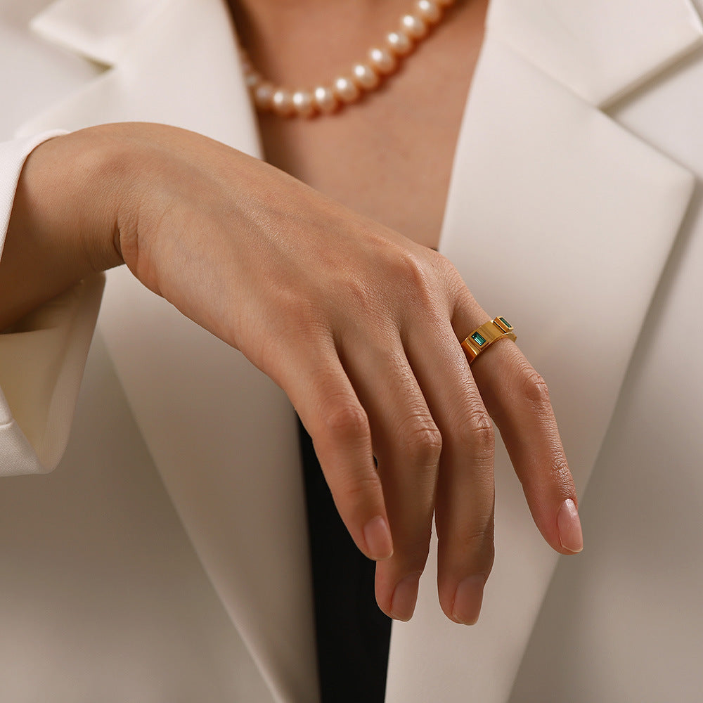 18K gold green baguette zircon ring, rectangular baguette-cut green zircon inlay, titanium steel with PVD gold plating, MINIMAL