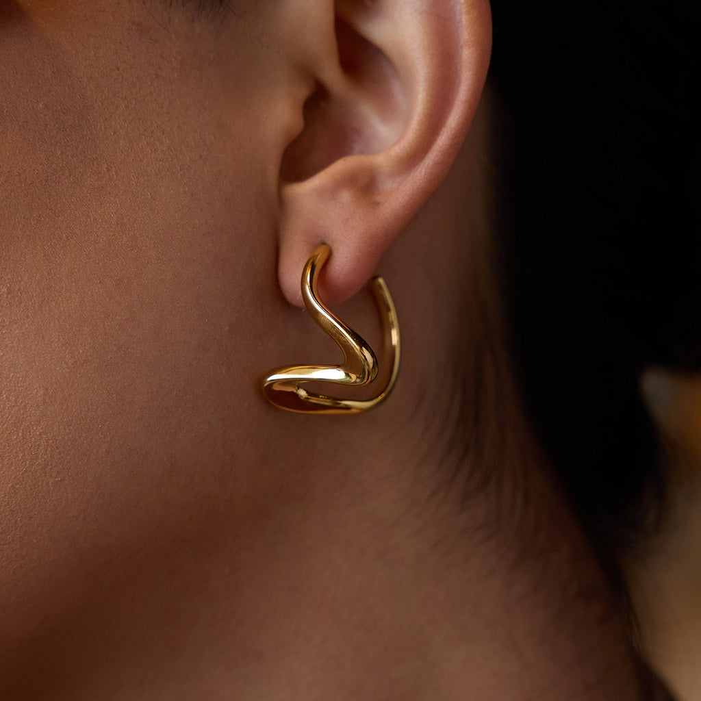 18K PVD Gold Plating. Front view showing staggered line structure. Gold finish, MINIMAL Jeweler.