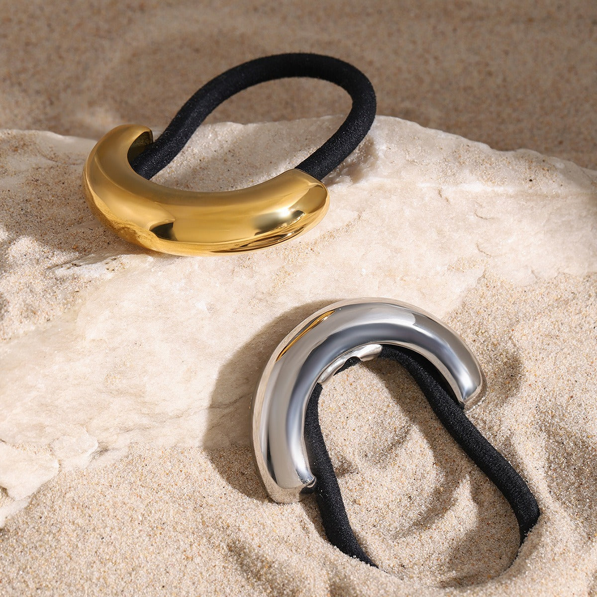 18K gold arc hair clip – Silver and Gold finish, smooth arc silhouette, titanium steel with PVD gold plating, MINIMAL
