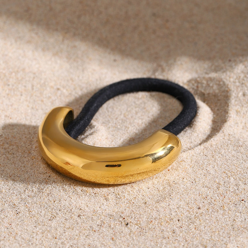 18K gold arc hair clip – Gold finish, smooth arc silhouette, titanium steel with PVD gold plating, MINIMAL

