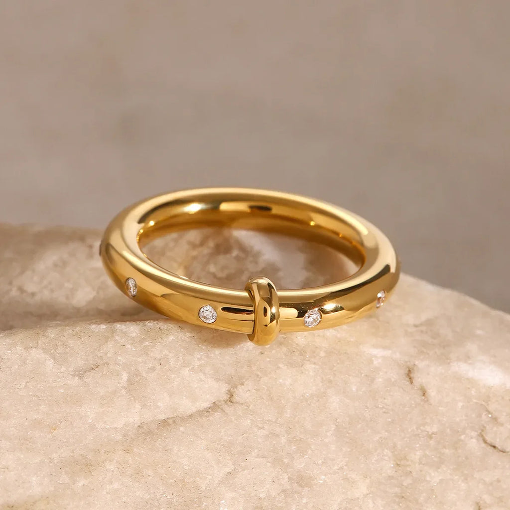 18K Gold-Plated Stainless Steel Rhinestone Ring - Premium Minimalist Jewelry - MINIMAL