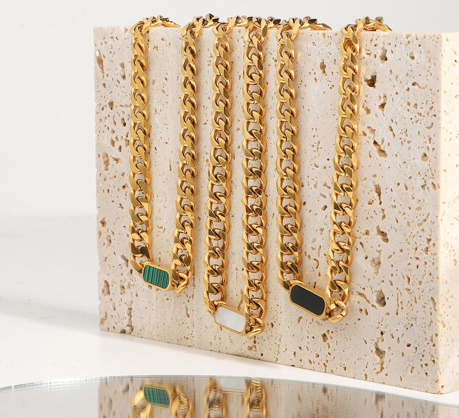 Pure White Gold Necklace.