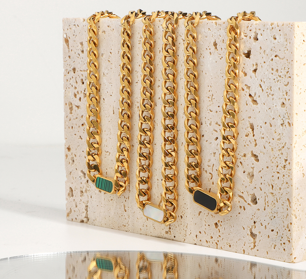 Pure White Gold Necklace.