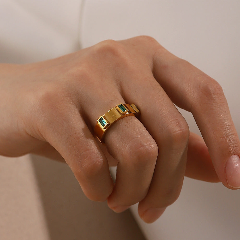 18K gold green baguette zircon ring, rectangular baguette-cut green zircon inlay, titanium steel with PVD gold plating, MINIMAL