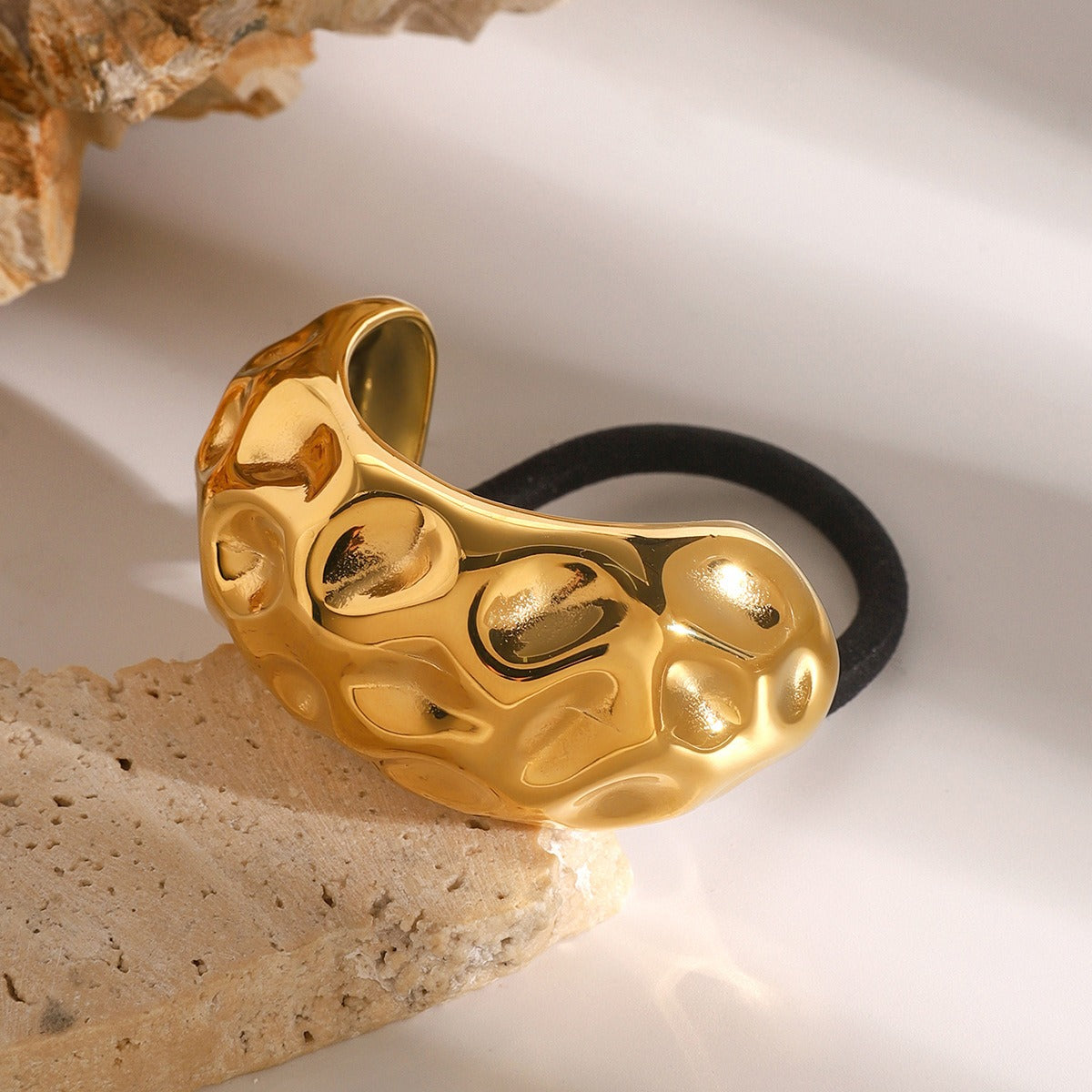 18K gold hammered C-shaped hair clip, hand-polished texture surface, titanium steel with PVD gold plating, MINIMAL